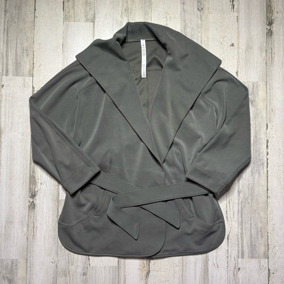 Lululemon Softstreme Belted Wrap Jacket Size M/L - Picture 3 of 8